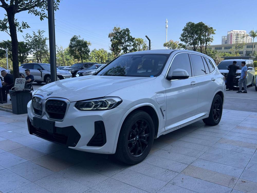 BMW BMW iX3