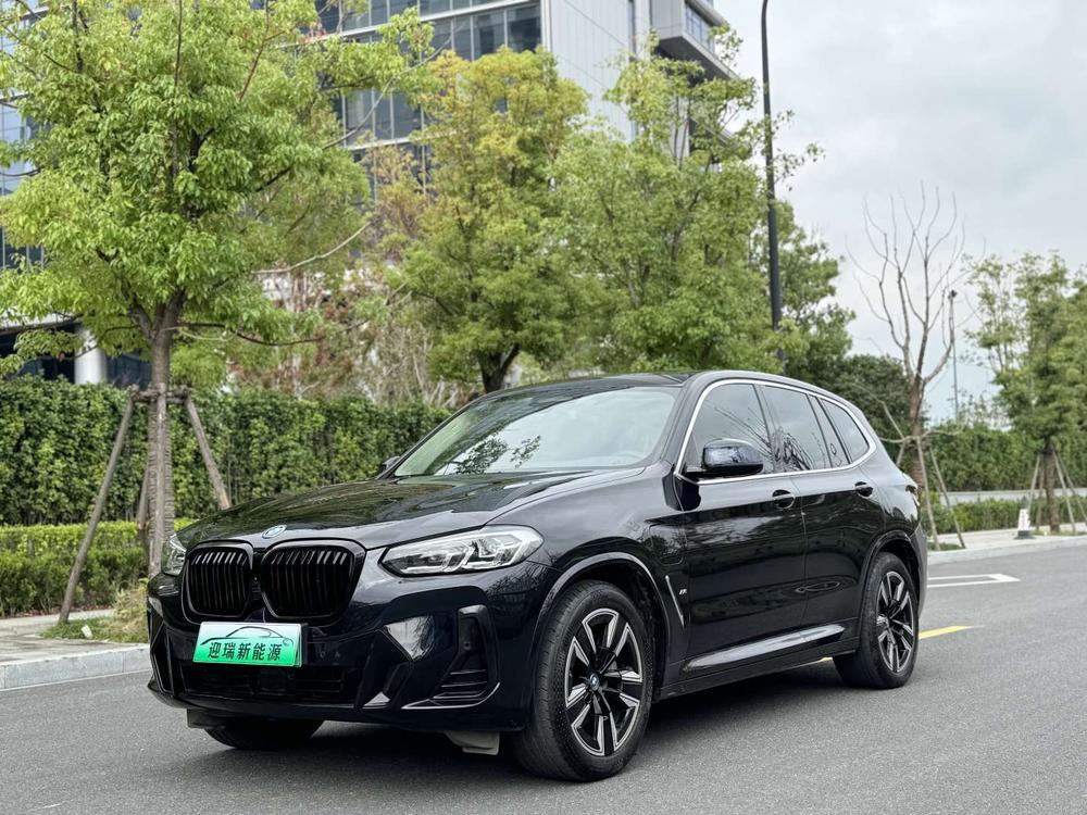 BMW BMW iX3