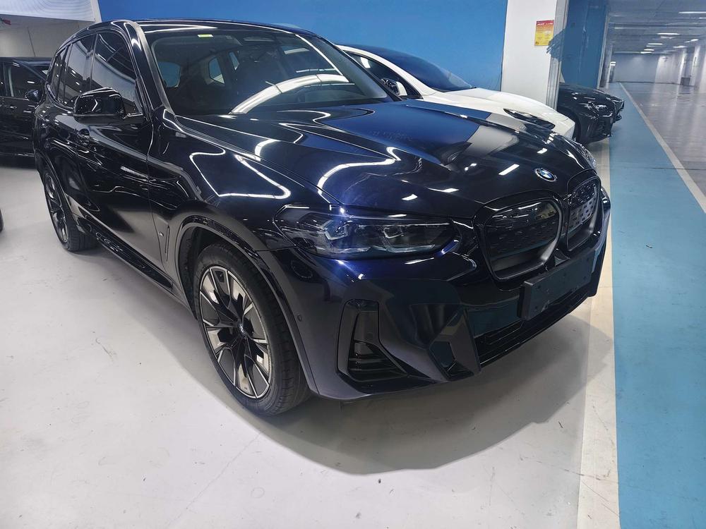 BMW BMW iX3