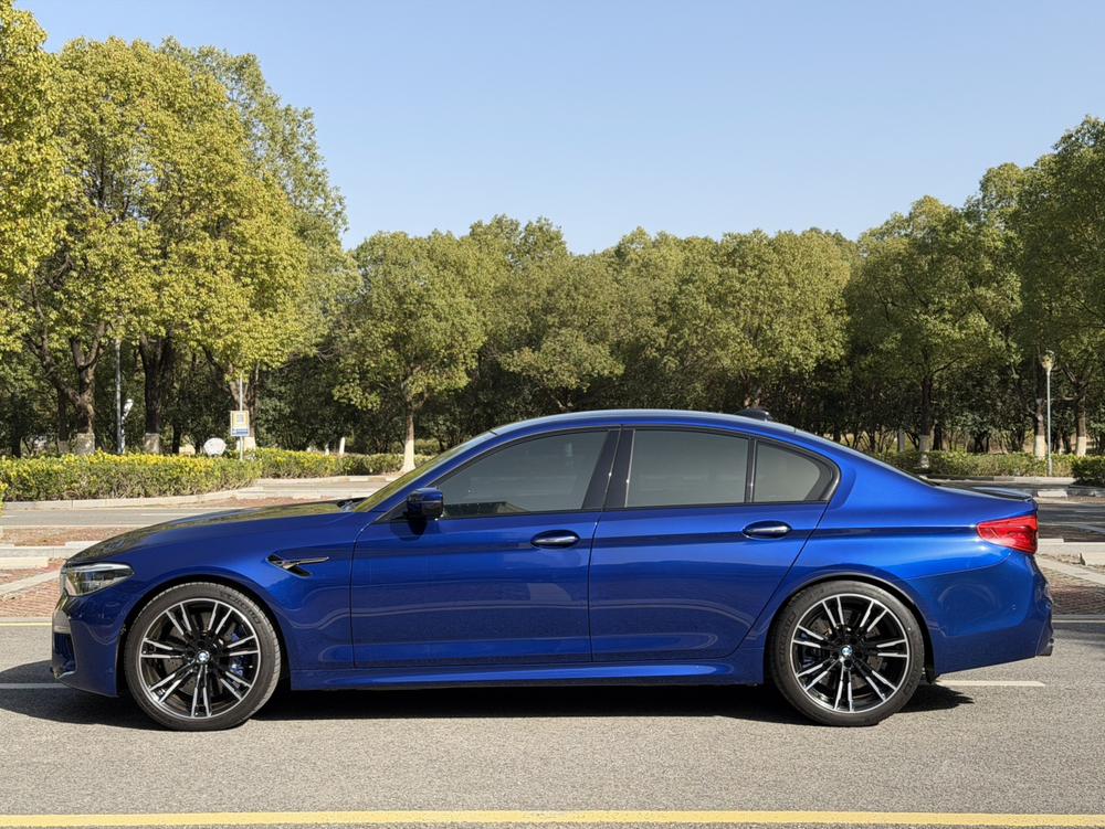 BMW BMW M5