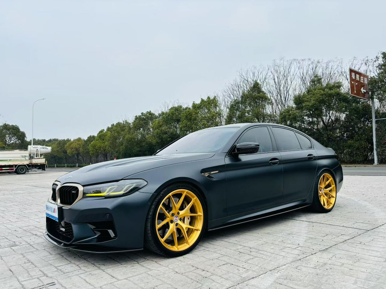 BMW BMW M5