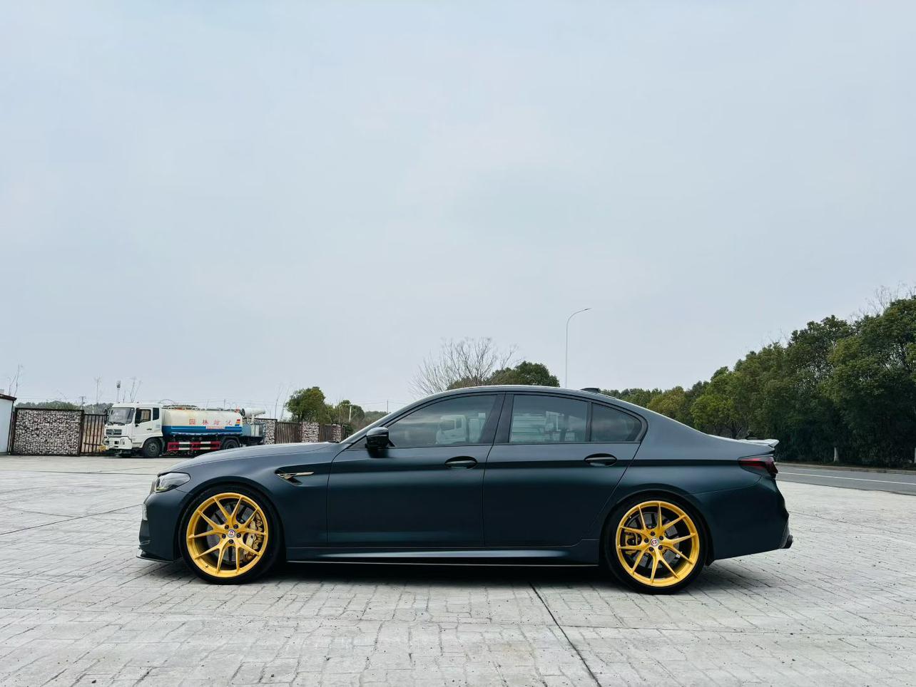 BMW BMW M5