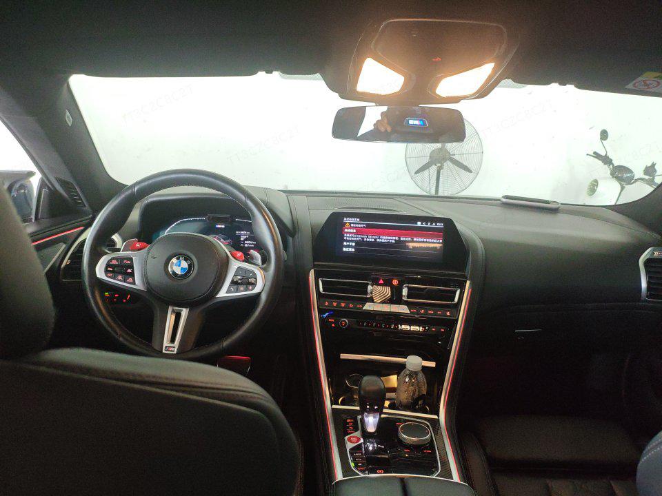 BMW BMW M8