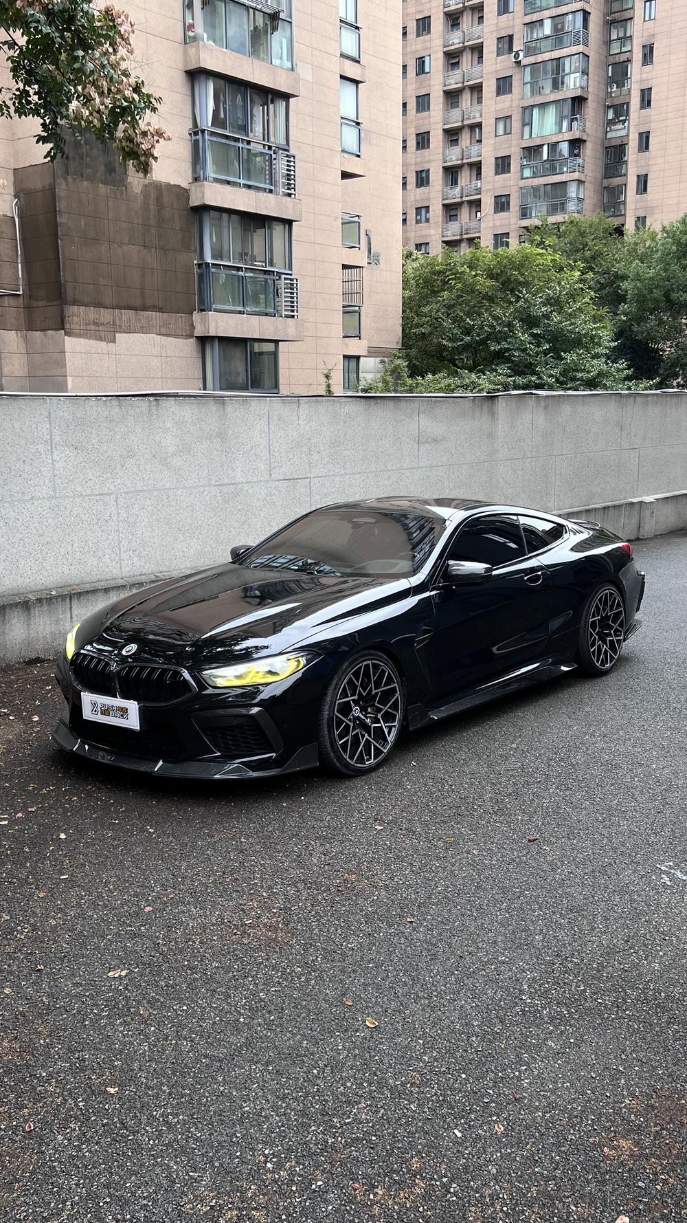 BMW BMW M8