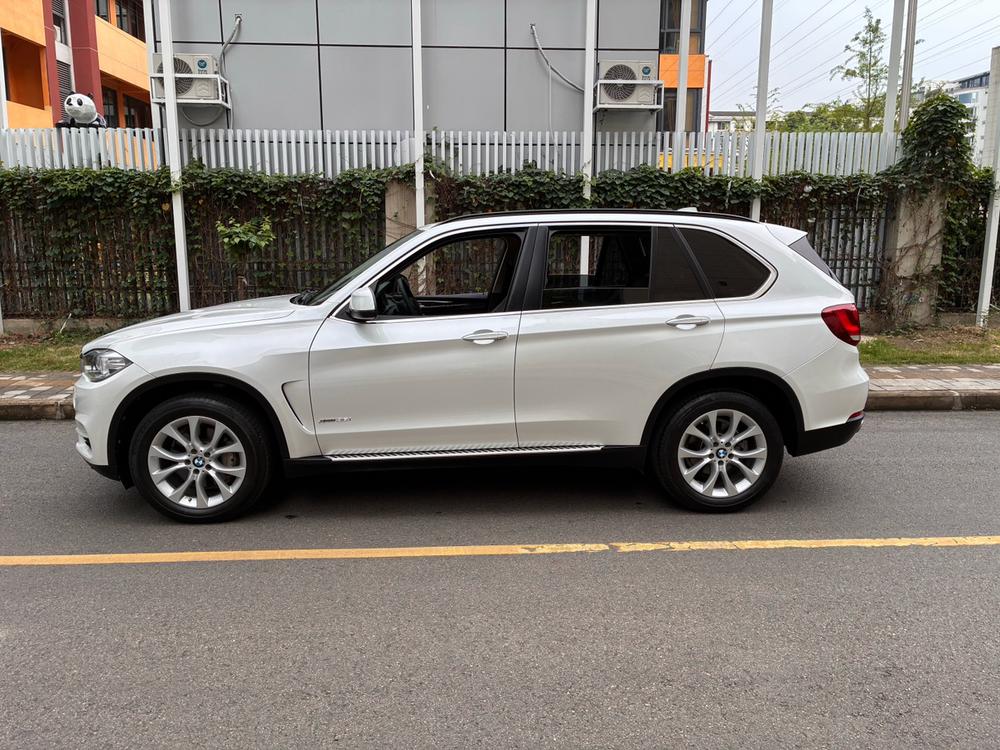 BMW BMW X5 (Import)