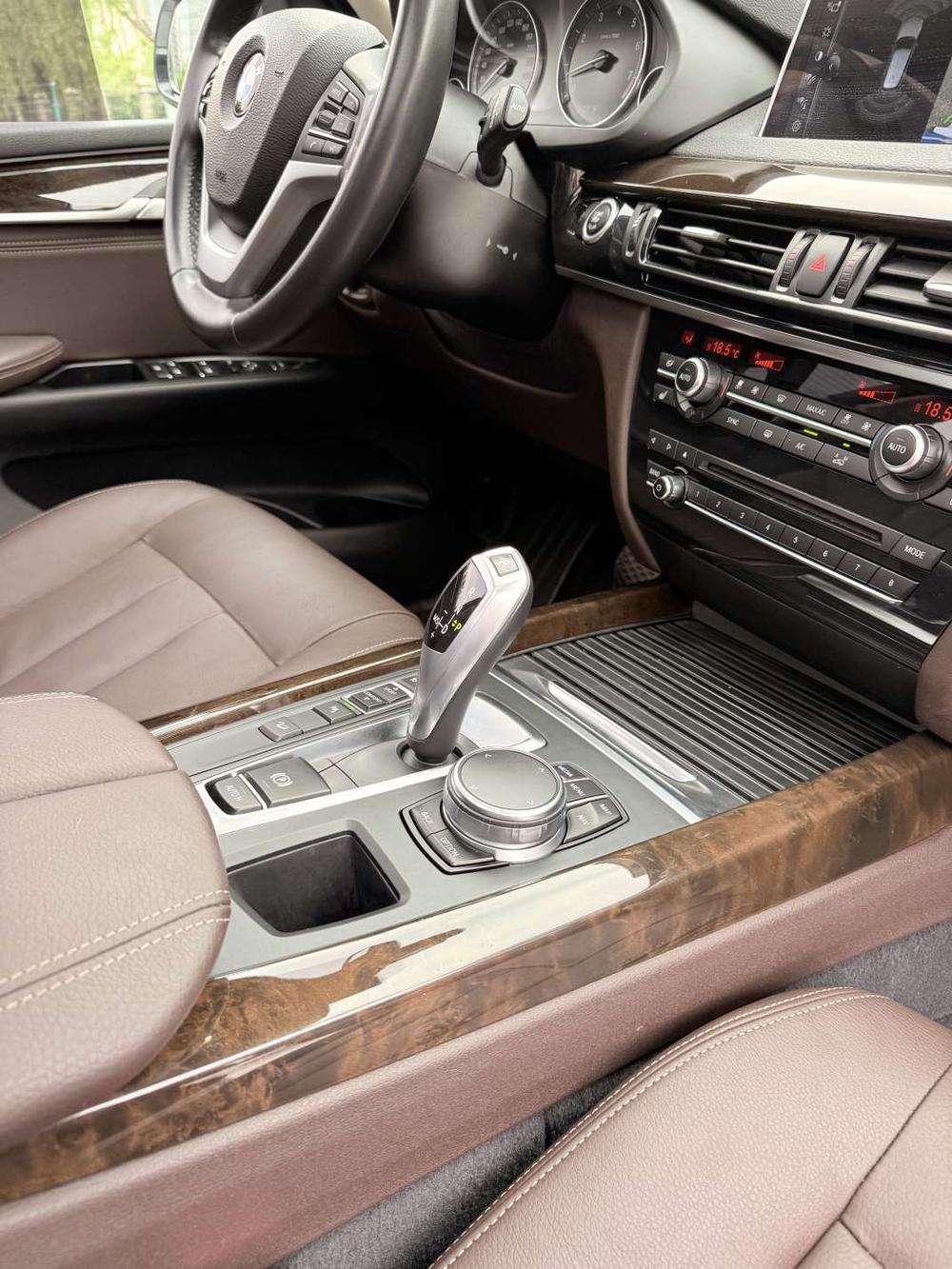 BMW BMW X5 (Import)