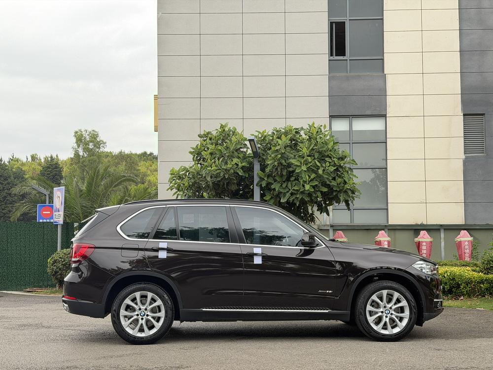 BMW BMW X5 (Import)