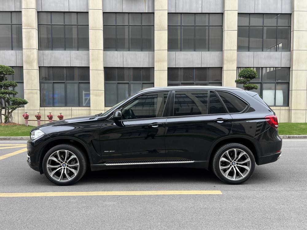 BMW BMW X5 (Import)
