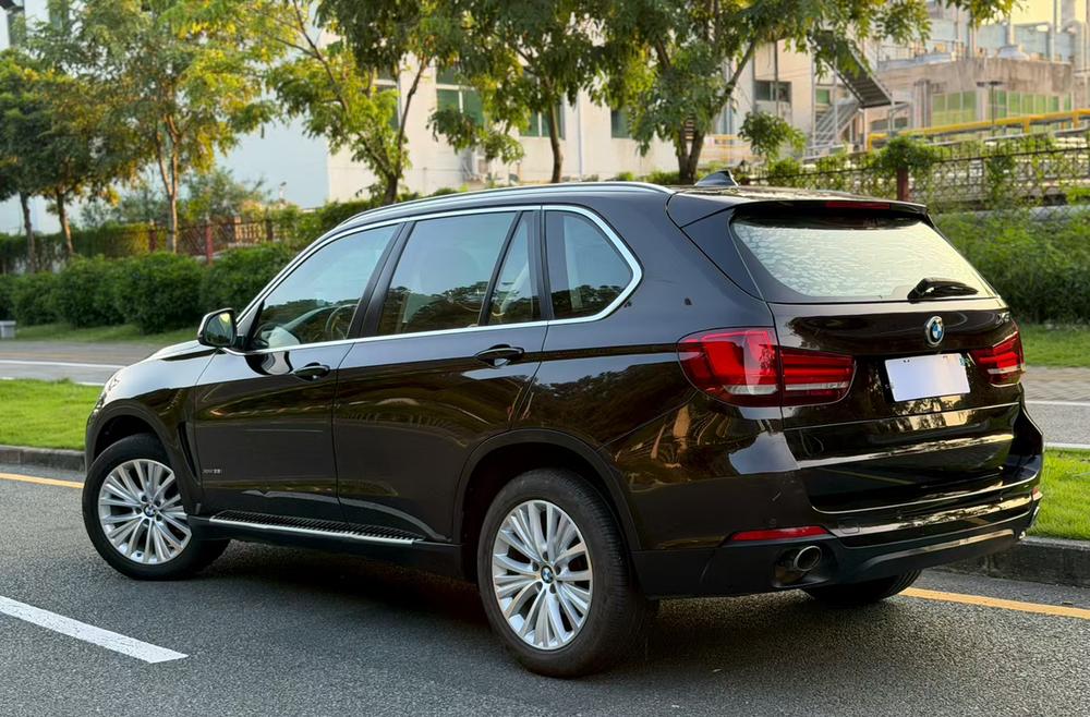 BMW BMW X5 (Import)