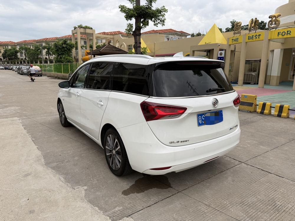 Buick Buick GL6