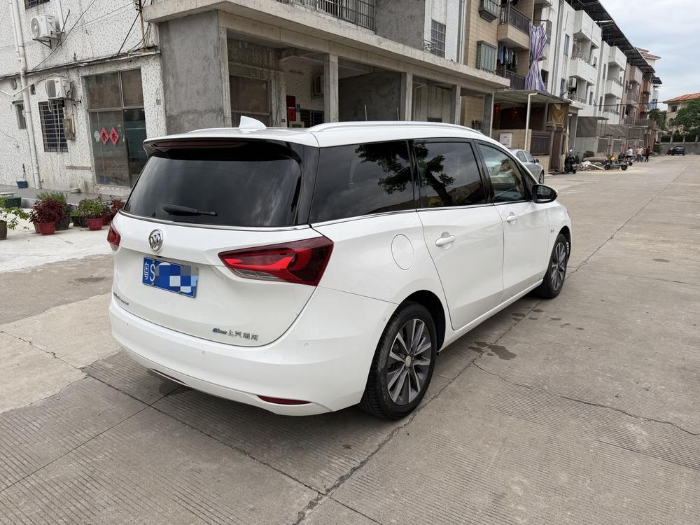 Buick Buick GL6
