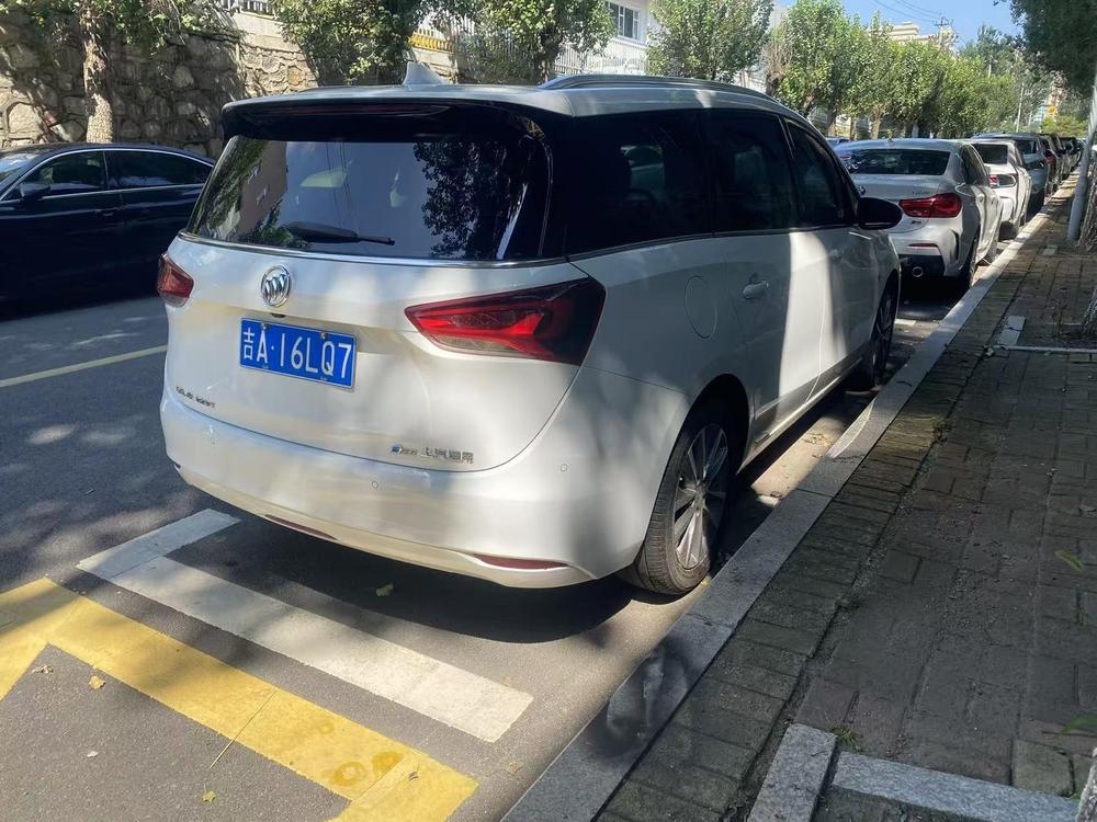 Buick Buick GL6