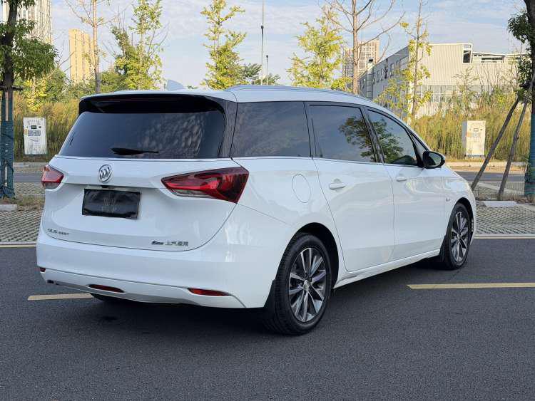 Buick Buick GL6