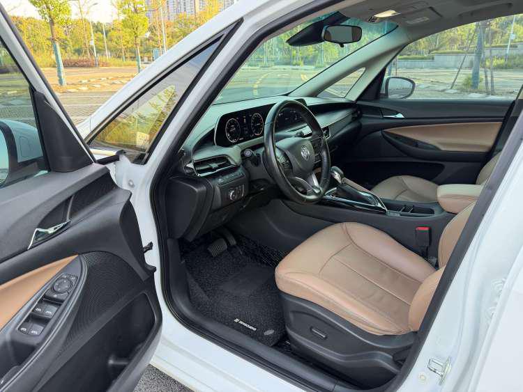 Buick Buick GL6