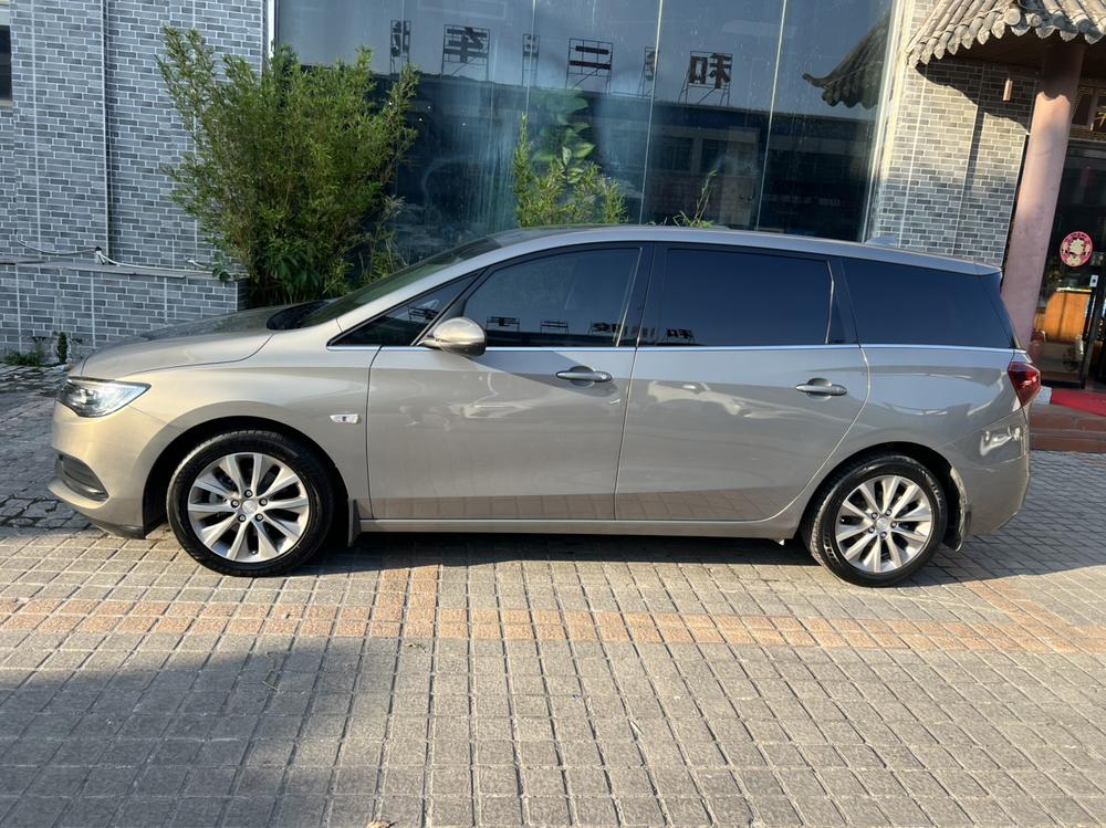 Buick Buick GL6