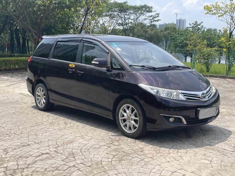 BYD BYD M6