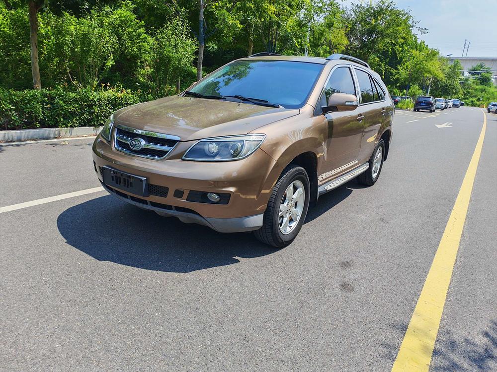 BYD BYD S6