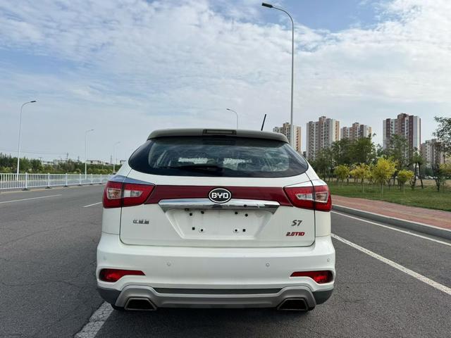 BYD BYD S7