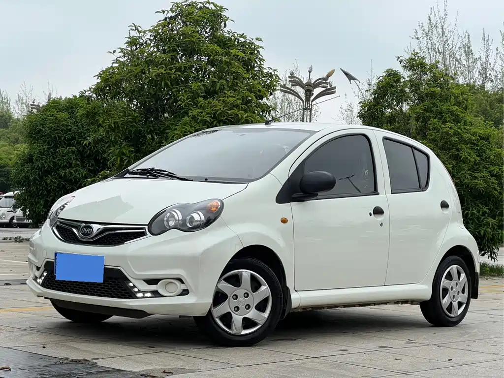 BYD F0