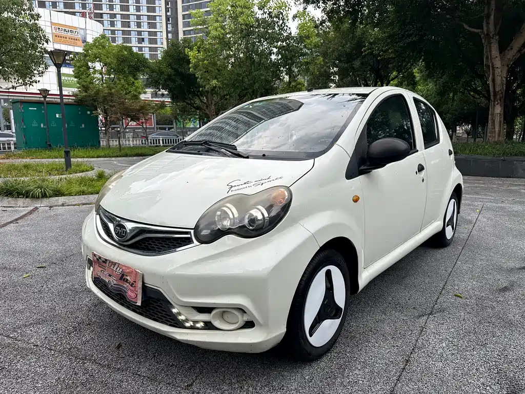 BYD F0
