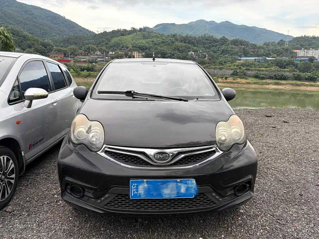 BYD F0