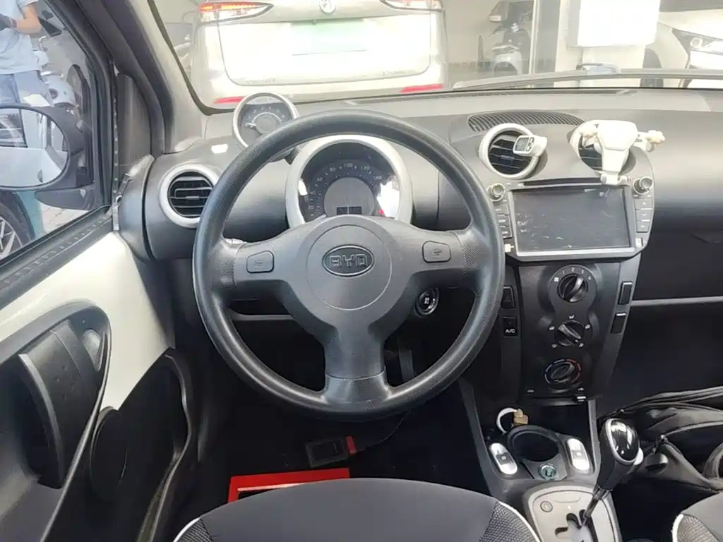 BYD F0