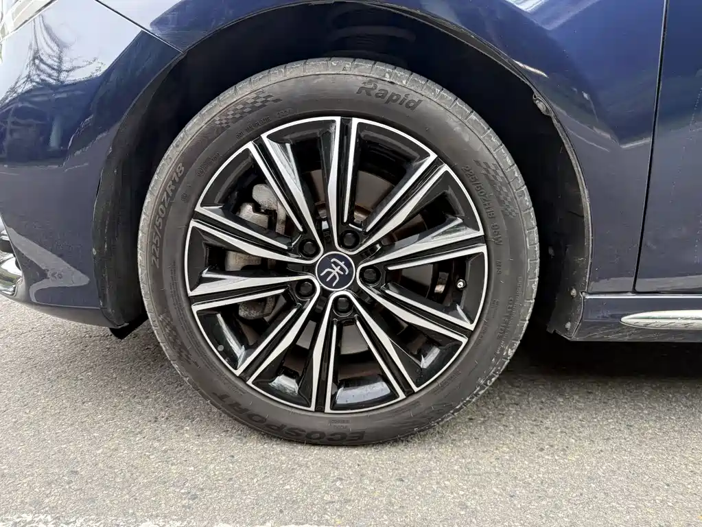 BYD MAX New Energy