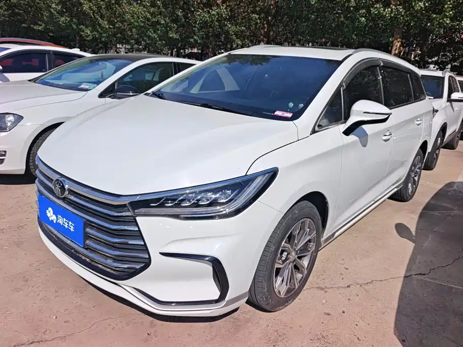 BYD MAX