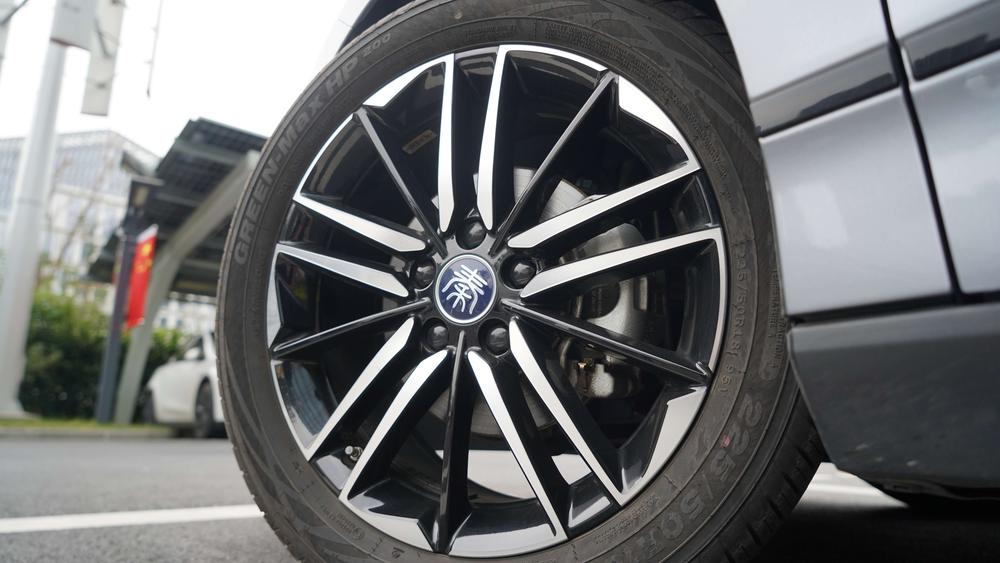 BYD Qin L EV