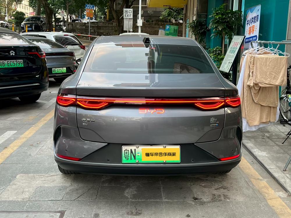 BYD Qin L EV