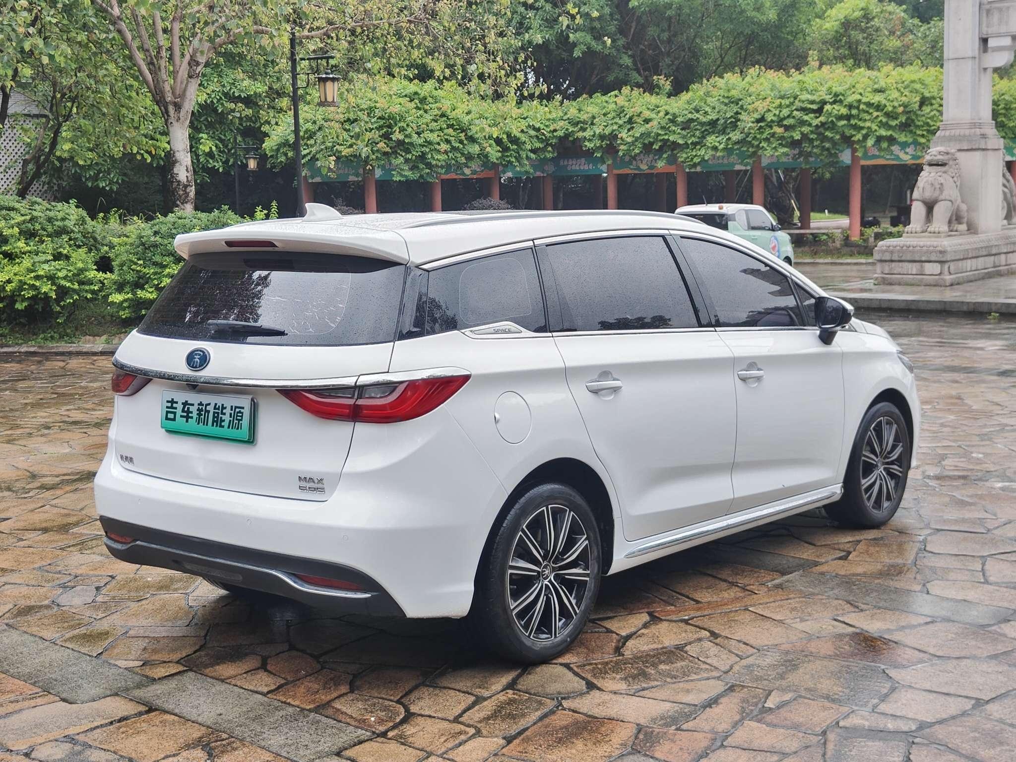 BYD Song MAX DM