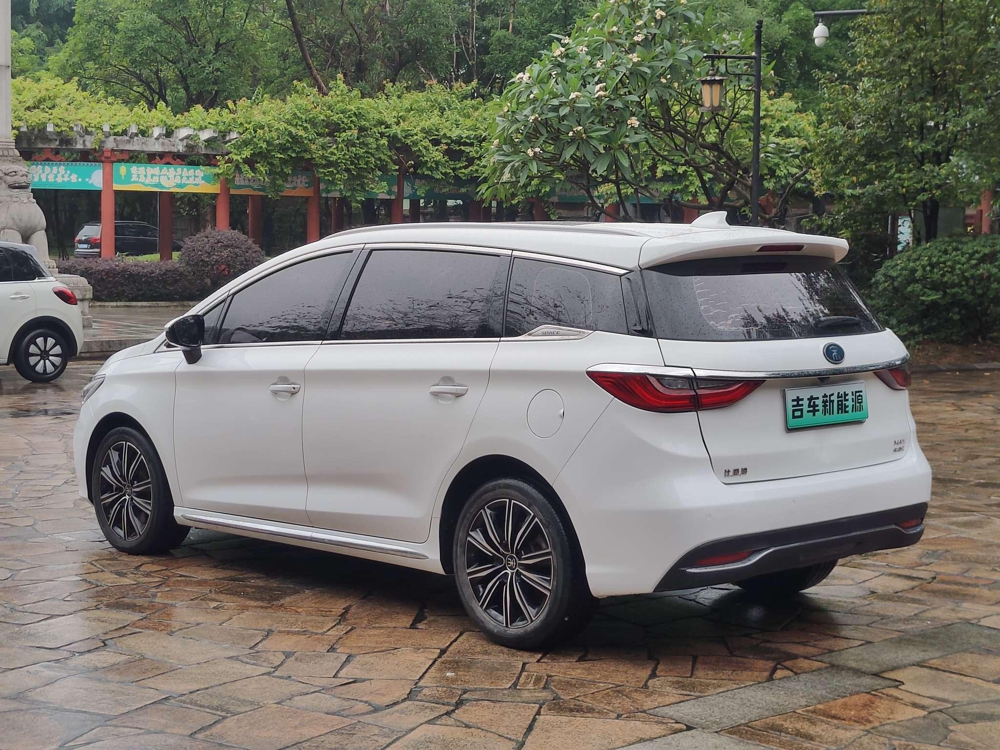 BYD Song MAX DM