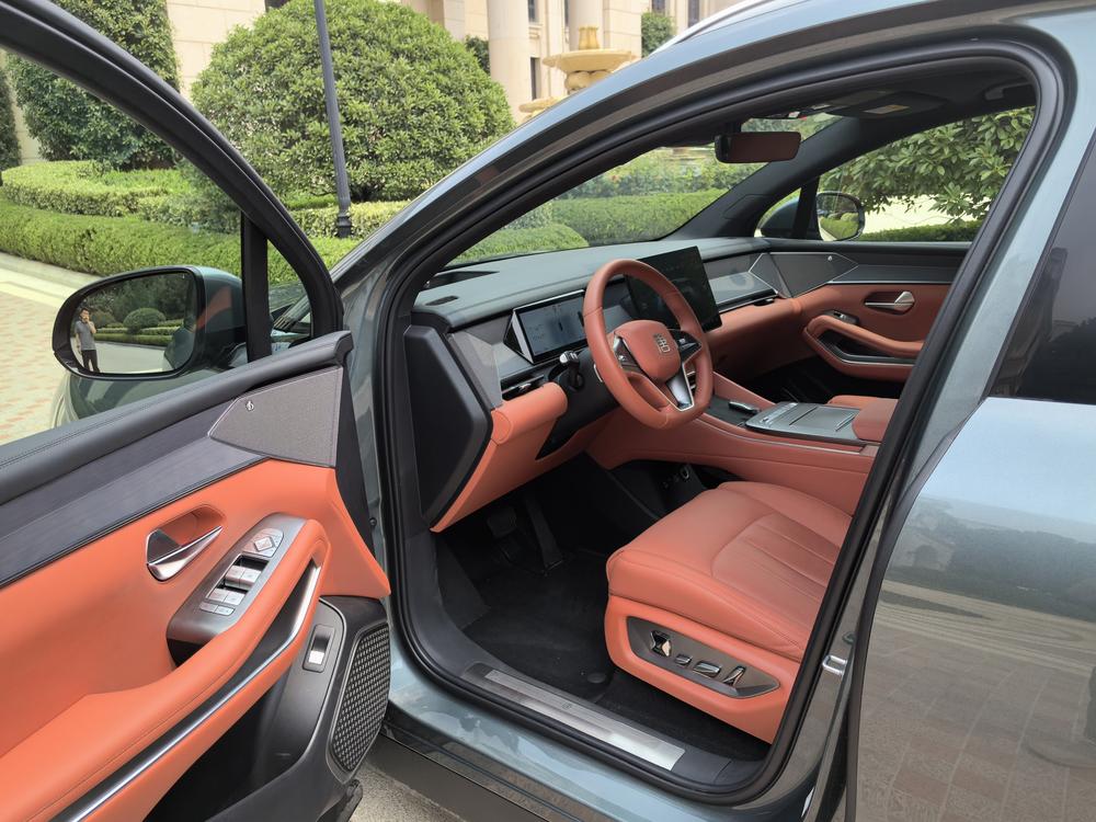 BYD Tang L EV