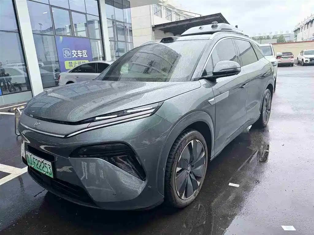 BYD Tang L
