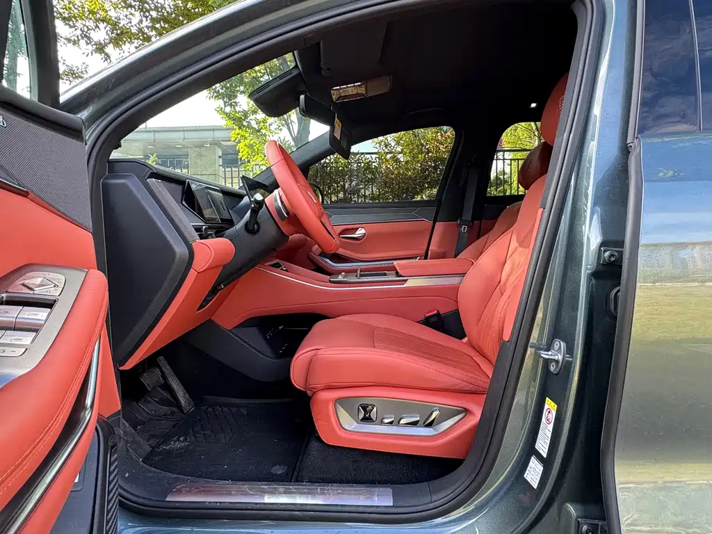 BYD Tang L