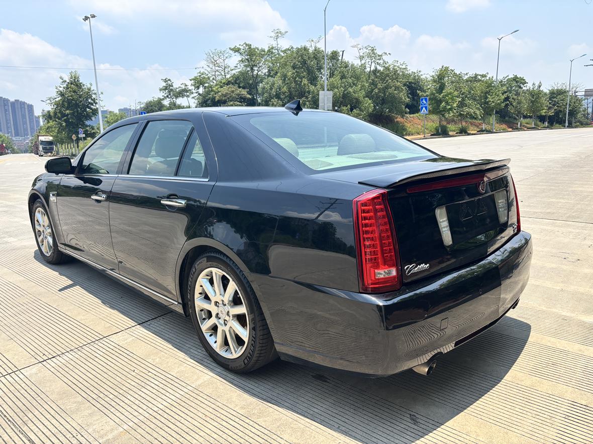 Cadillac SLS
