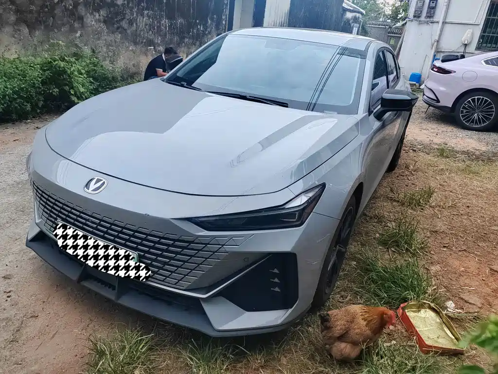 Changan UNI-V iDD