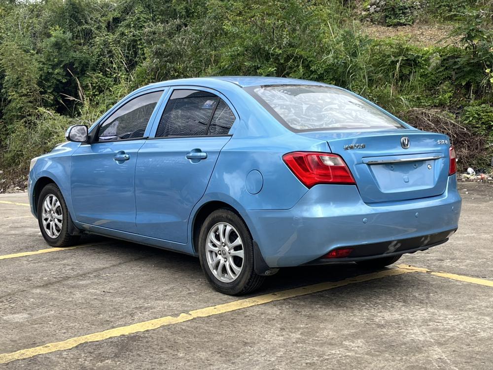 Changan Yuexiang V3