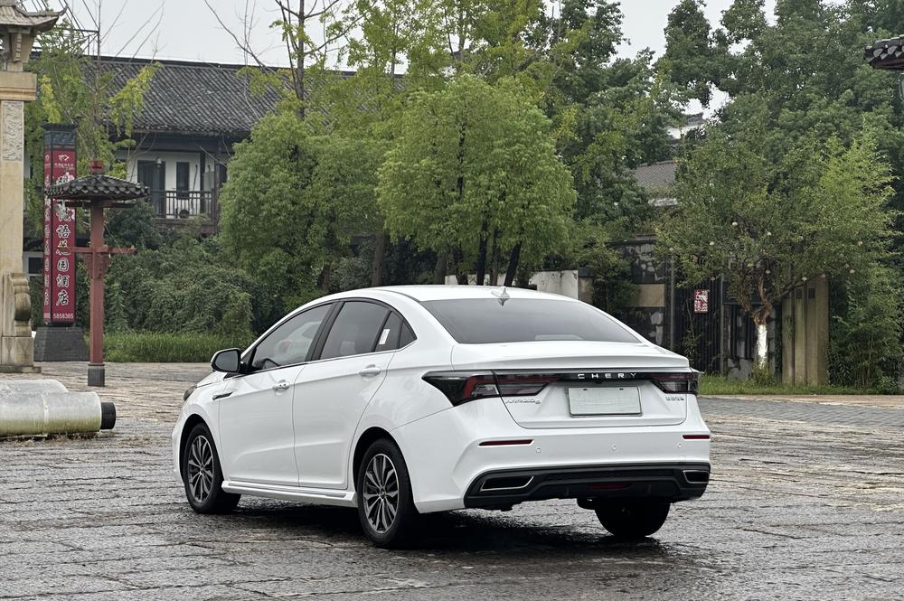 Chery Arrizo 5 PLUS
