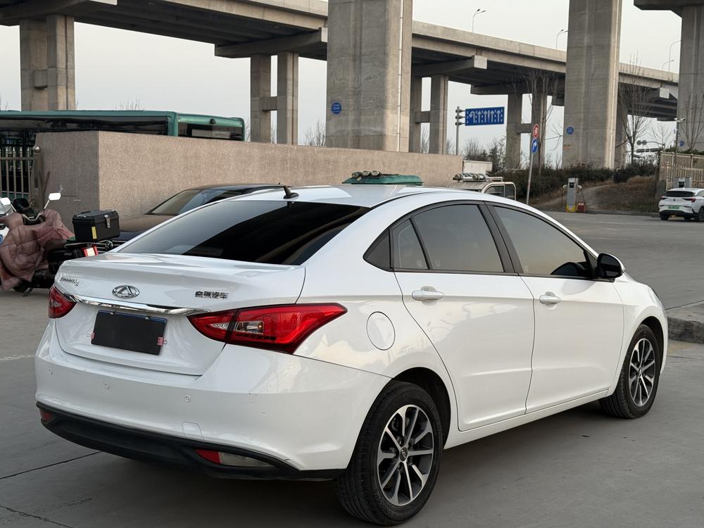 Chery Arrizo 5