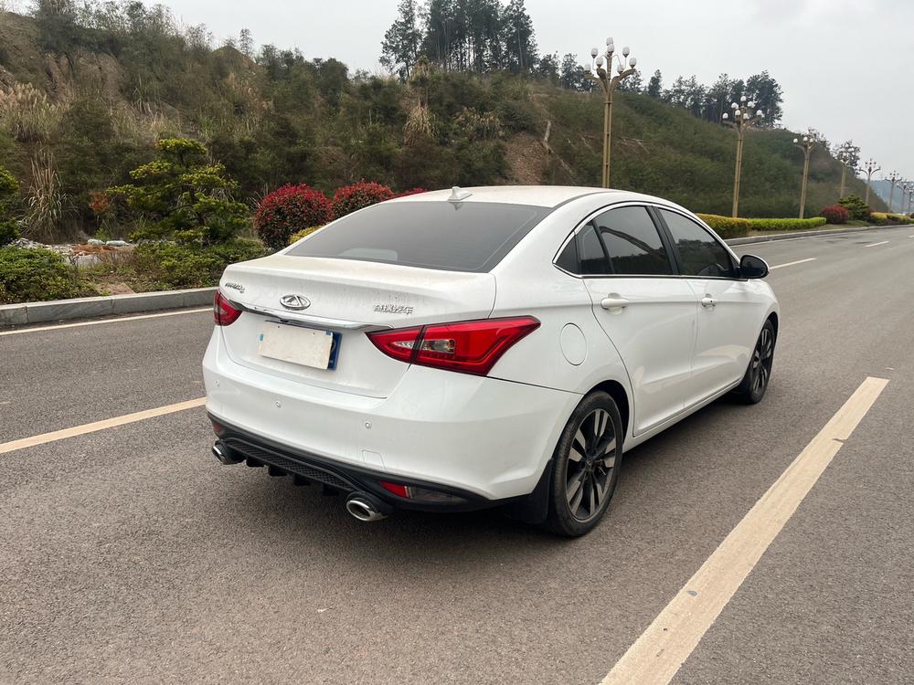 Chery Arrizo 5