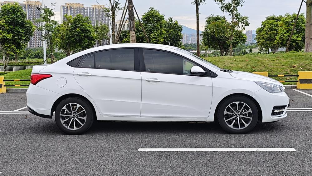 Chery Arrizo 5