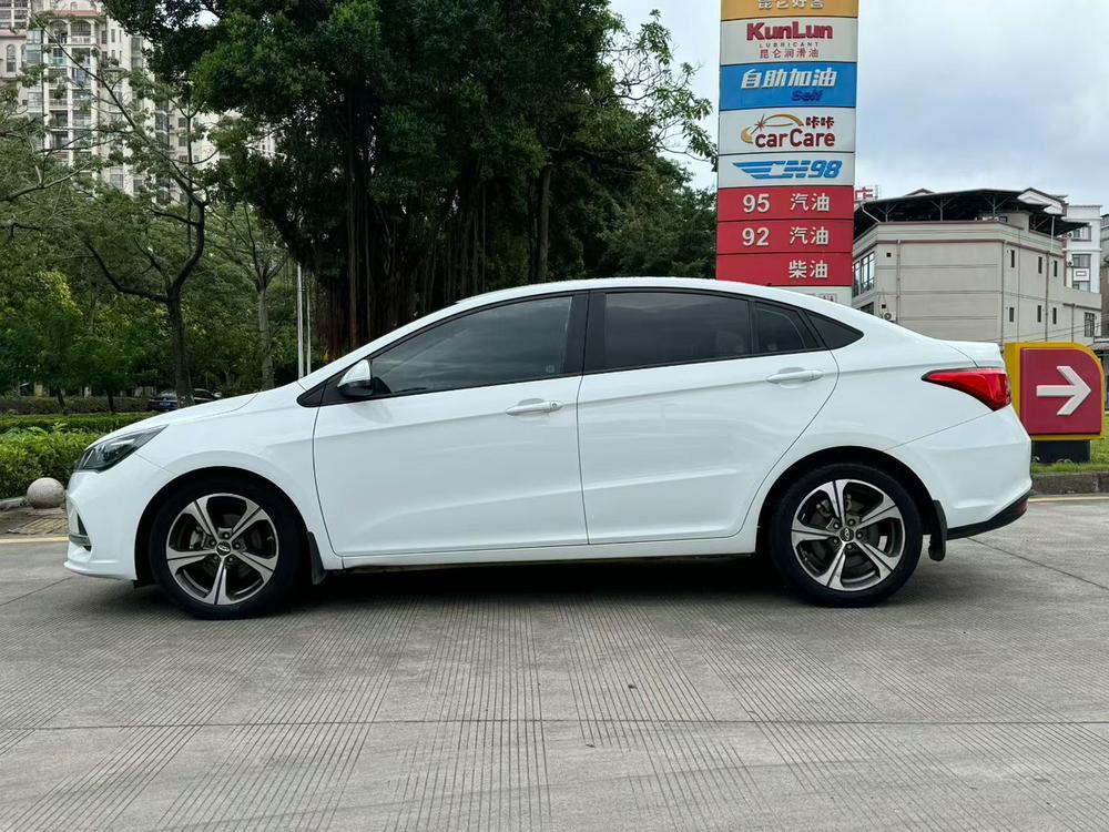 Chery Arrizo 5