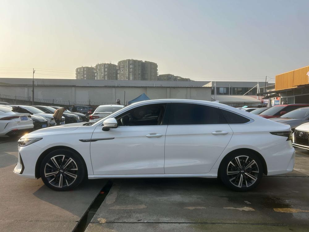 Chery Arrizo 8