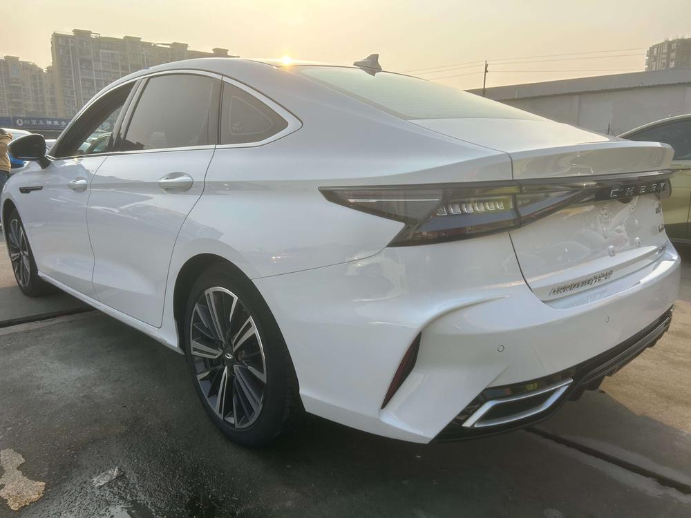 Chery Arrizo 8