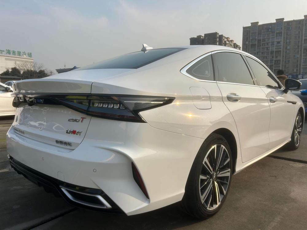 Chery Arrizo 8