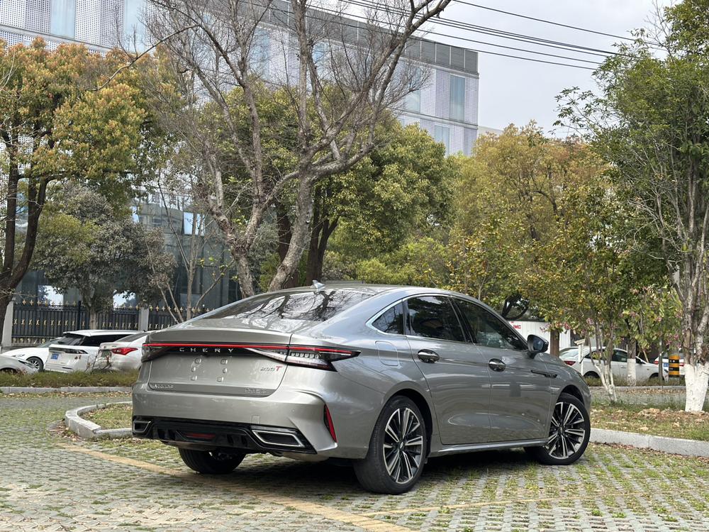 Chery Arrizo 8