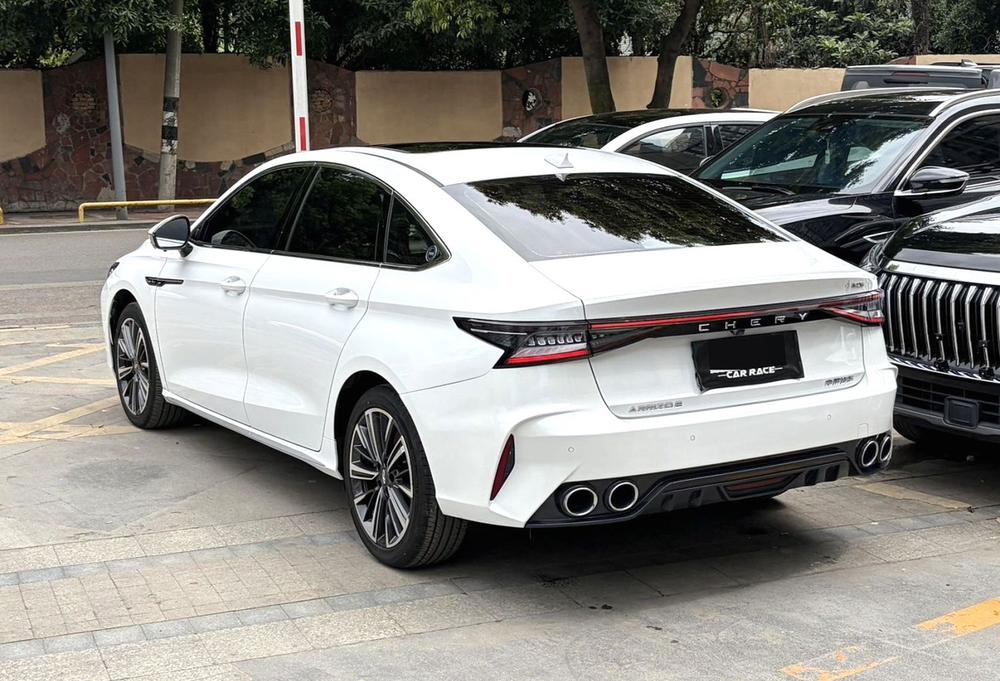 Chery Arrizo 8