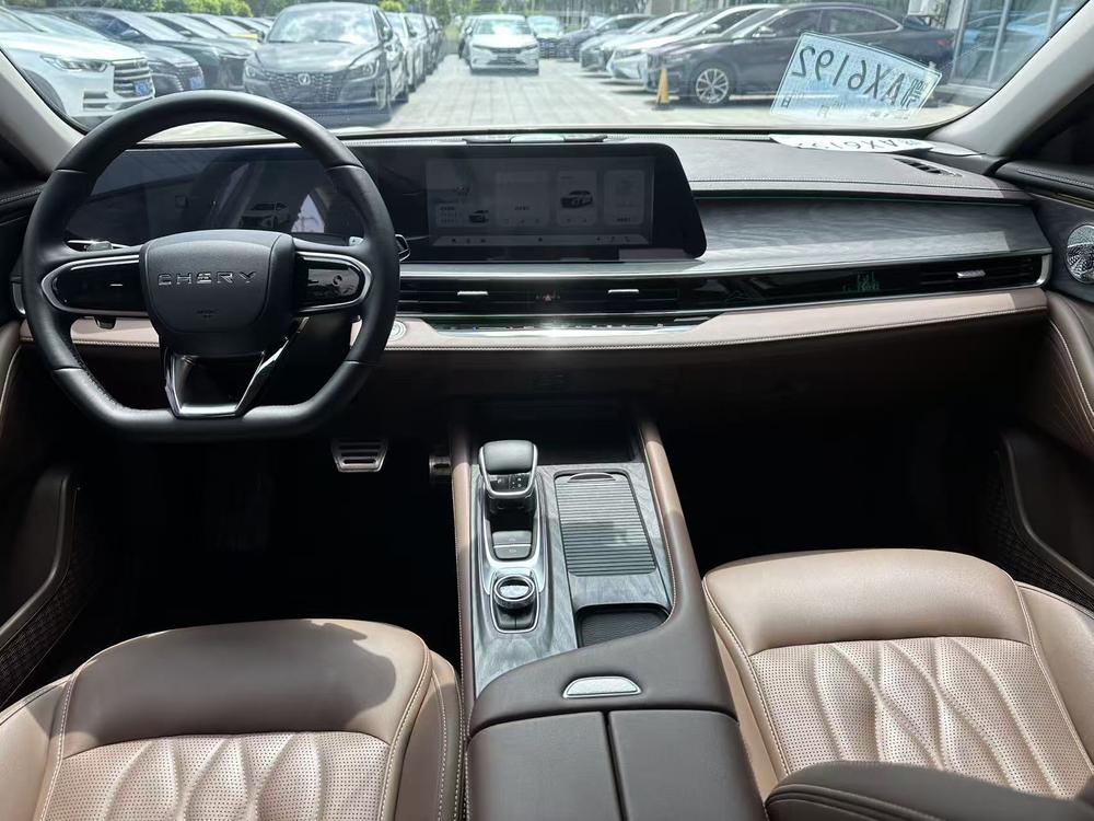 Chery Arrizo 8