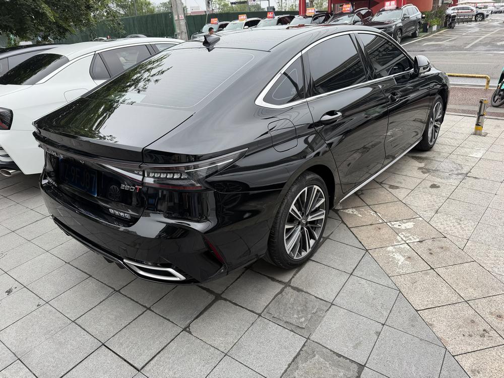 Chery Arrizo 8